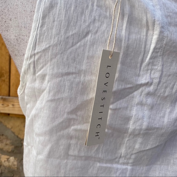 NWT Love Stitch woman's white top black design M - Picture 4 of 10